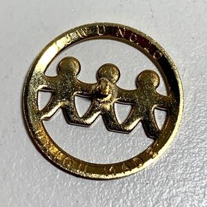 UNION MADE UNITED WAY 3 PEOPLE HOLDING HANDS LAPEL PIN-Vintage